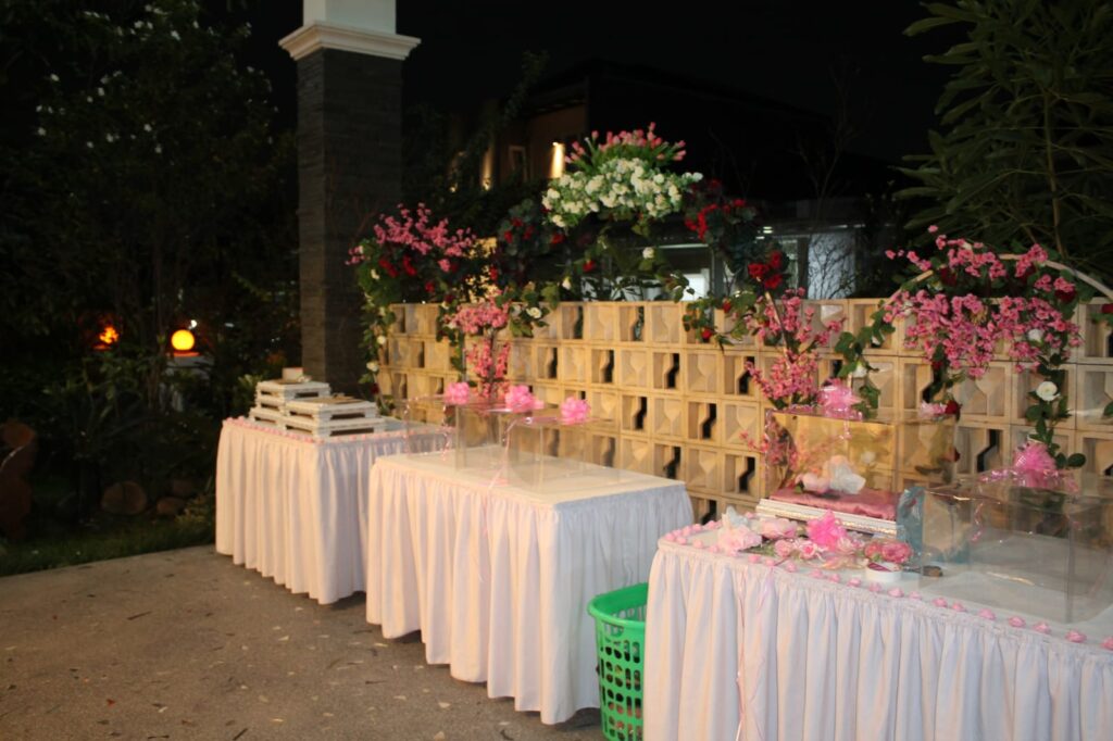 sewa meja registrasi - rose wedding party solution
