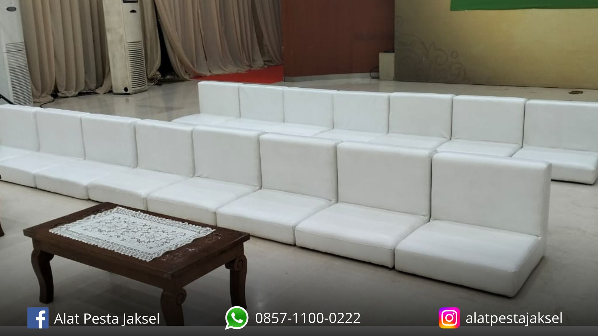 Sewa Sofa Lesehan Set Meja Kayu Bogor