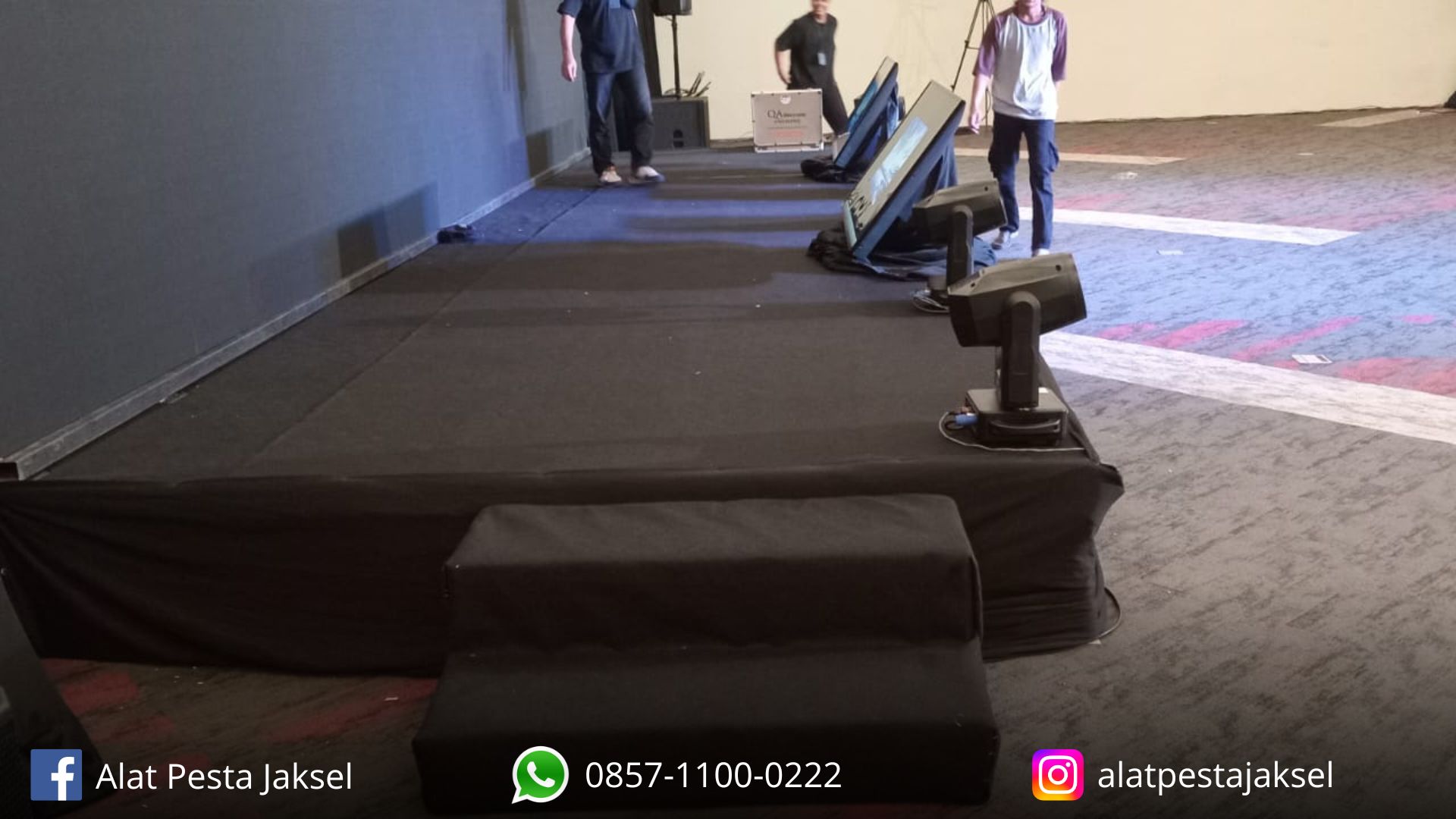 Sewa Panggung Indoor Karpet Hitam Jakarta Selatan