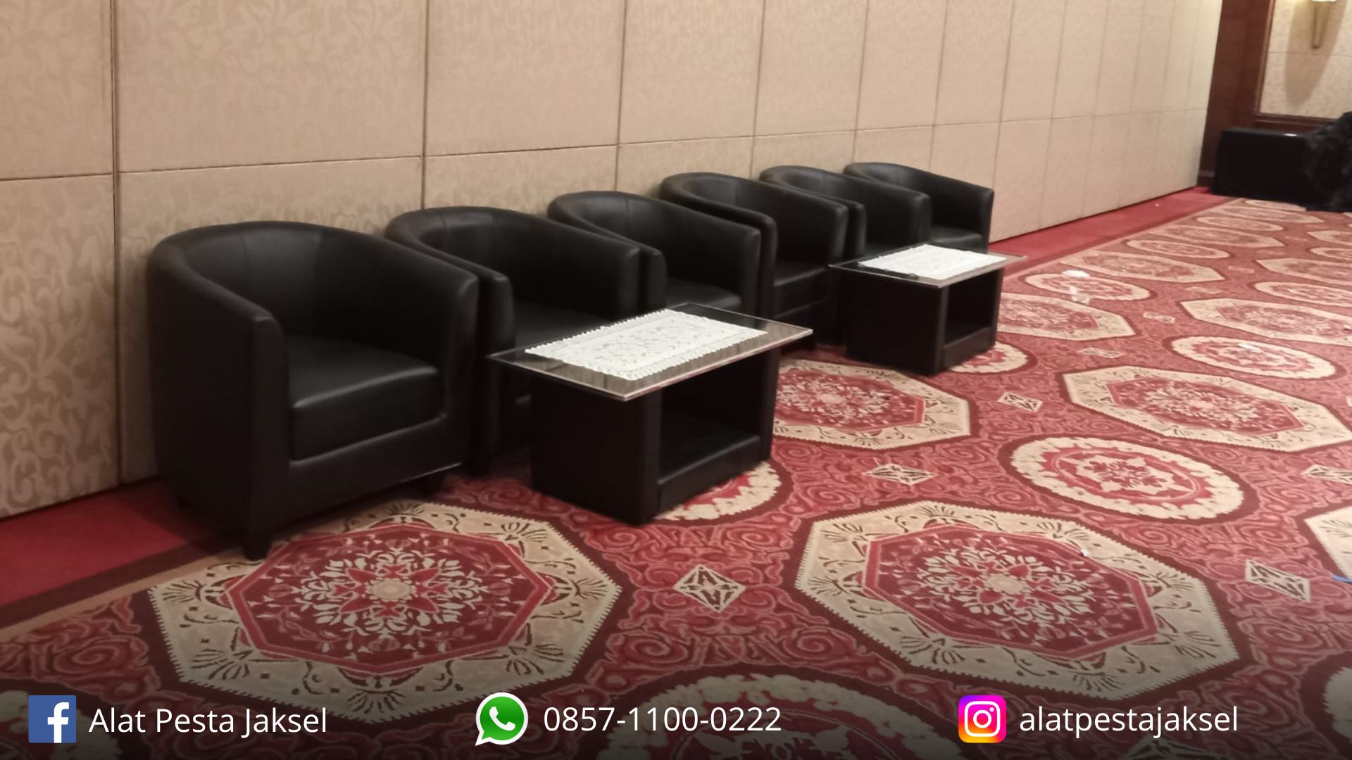 Tempat Rental Sofa Oval Hitam Eksklusif DI Jakarta Selatan