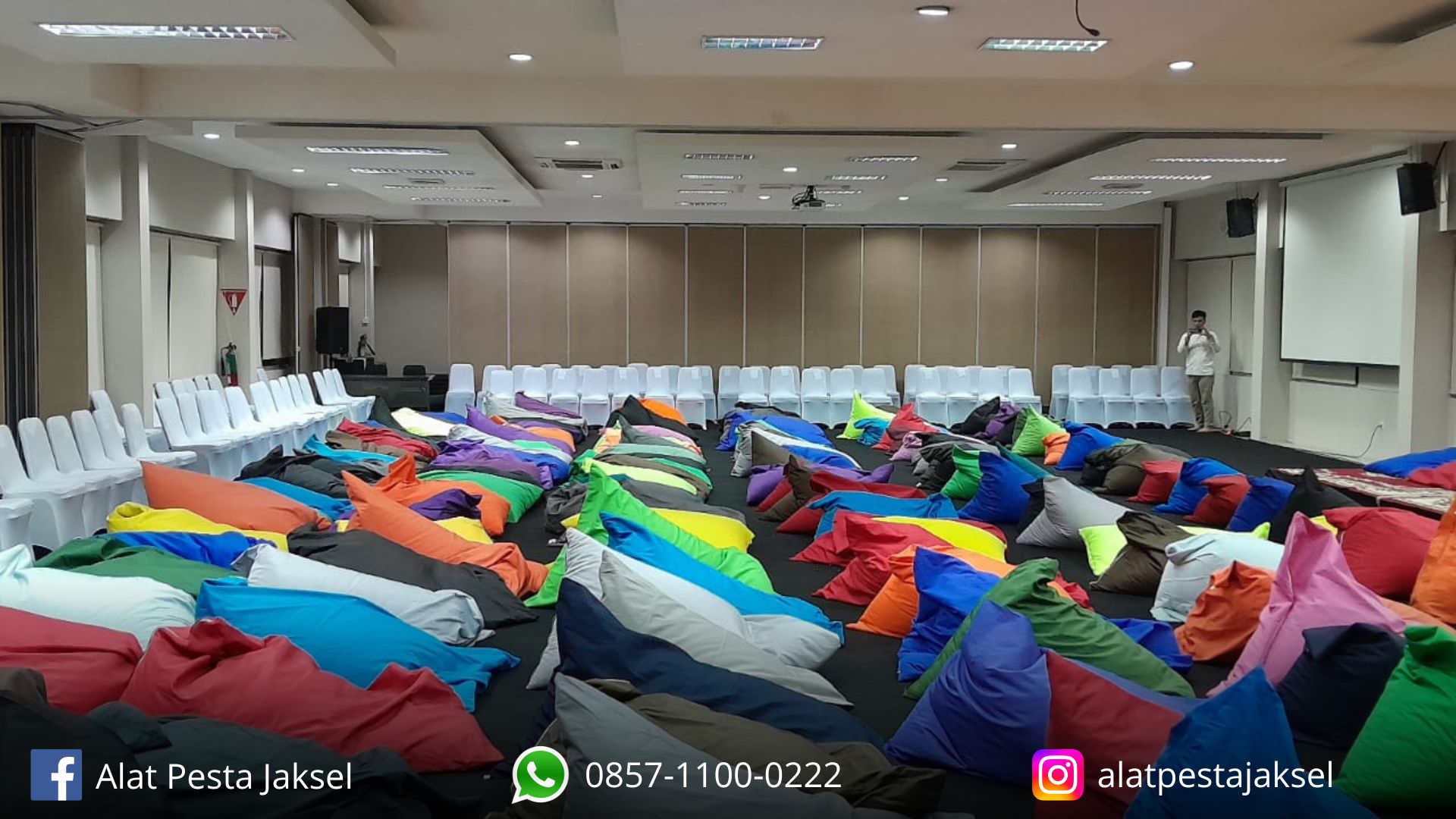 Menyewakan Beanbag Warna Warni Dan Karpet Permadani Jakarta Selatan