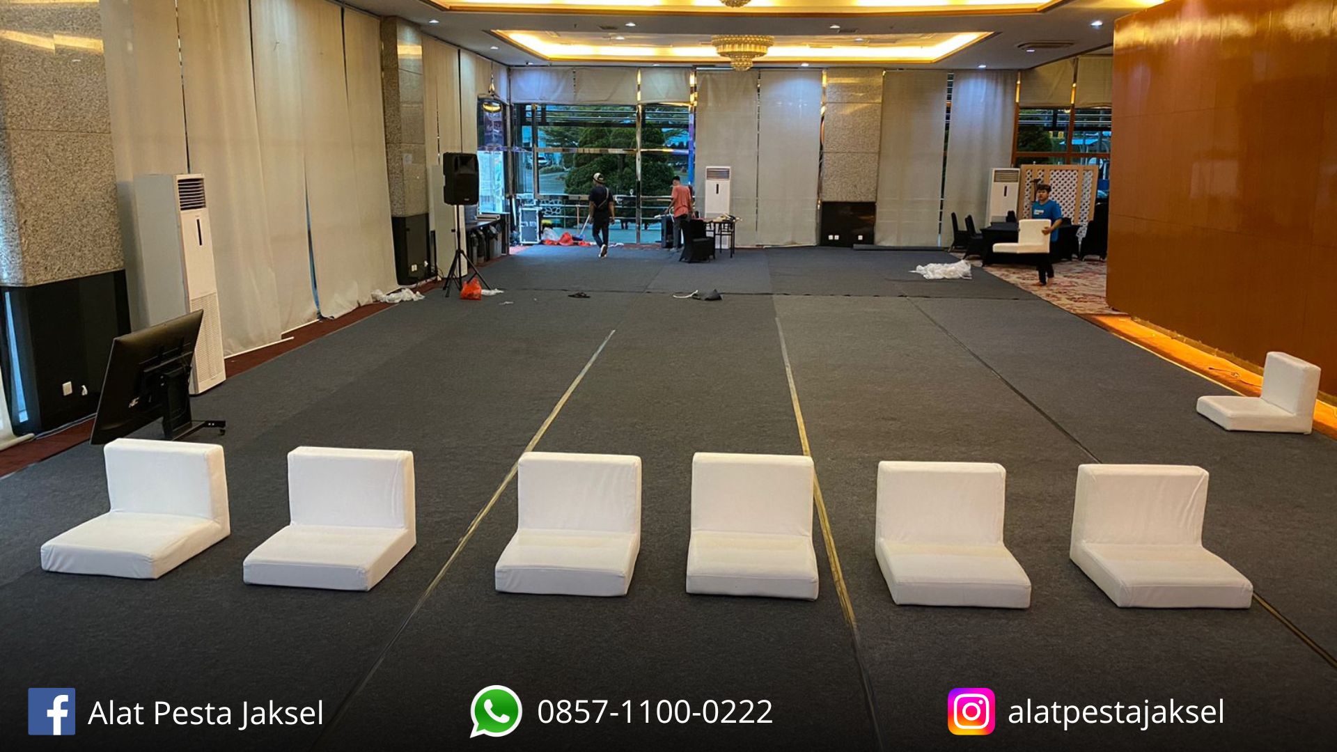 Sewa Set Sarana Event Lesehan Jakarta |Karpet Sofa dan Meja Lesehan