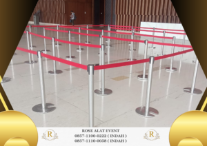 Sewa Tiang Antrian Pita Tarik Tali Bludru VIP Area Bekasi