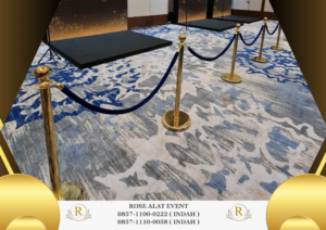 Sewa Tiang Antrian Pita Tarik Tali Bludru VIP Area Bekasi