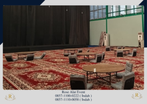 Rental Karpet Permadani Merah Dan Tirai Hitam Area Bekasi
