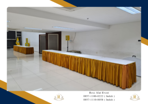 Rental Meja Kotak dan Bundar Cover Gold Jagakarsa
